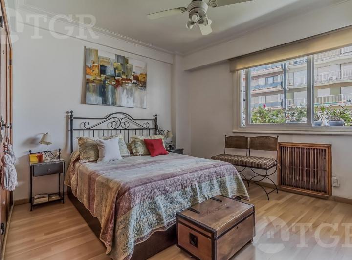 Semipiso en venta en Recoleta, 3 Dormitorios con Dependencia y Balcon corrido al frente 2