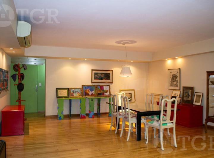 Venta Departamento Semi piso-5 amb.-  Patio- Dos balcones-Dependencia. Belgrano R 2