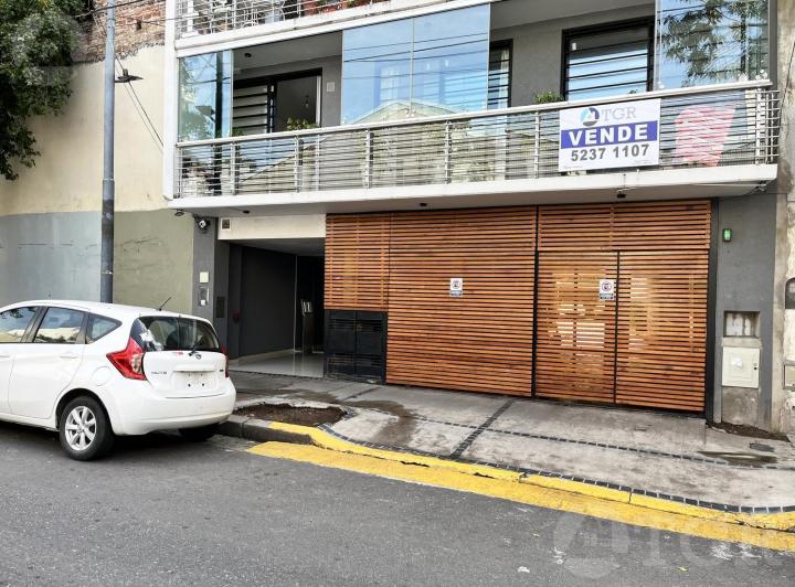 Venta Departamento 4 Ambientes en Flores con Cochera Pileta 2