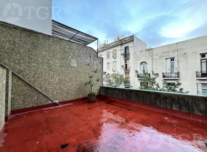 Departamento en  Venta  5 ambientes con balcón en Balvanera 3