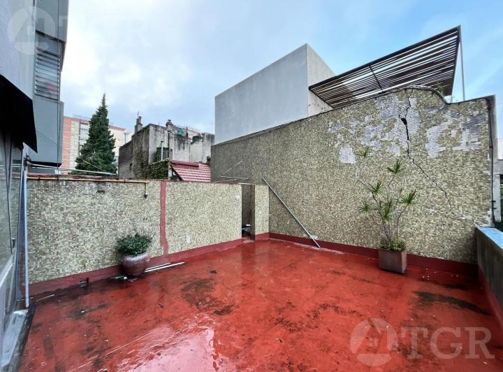 Departamento en  Venta  5 ambientes con balcón en Balvanera 5