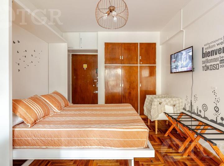 VENTA MONOAMBIENTE AMOBLADO EN MICROCENTRO 1