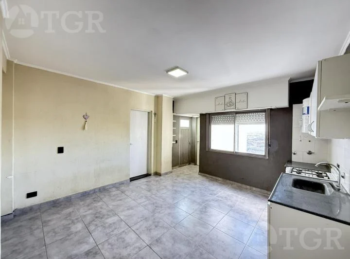 Venta departamento 2 ambientes con patio terraza Avellaneda Centro 4