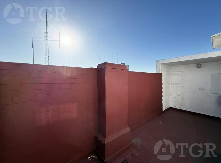 Venta departamento 2 ambientes con patio terraza Avellaneda Centro 2