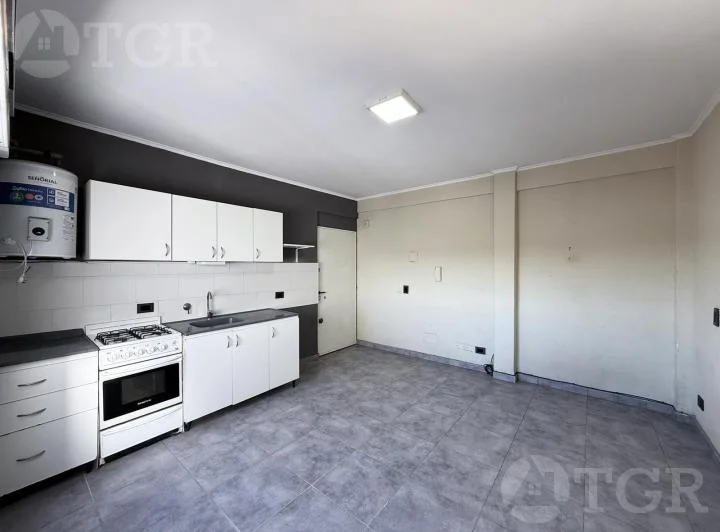 Venta departamento 2 ambientes con patio terraza Avellaneda Centro 5