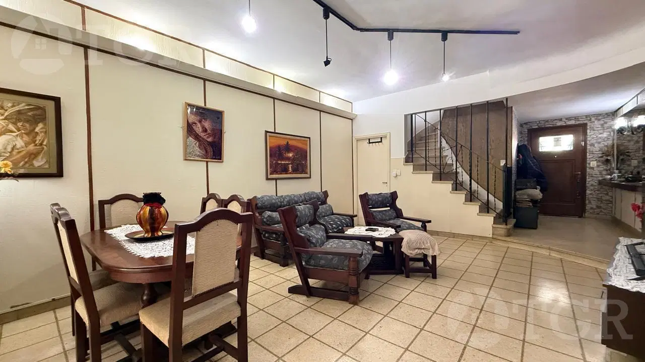 Casa en venta en Villa Lynch 4