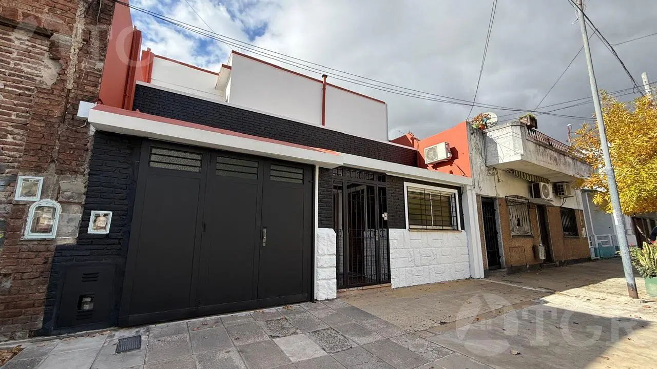Casa en venta en Villa Lynch 5
