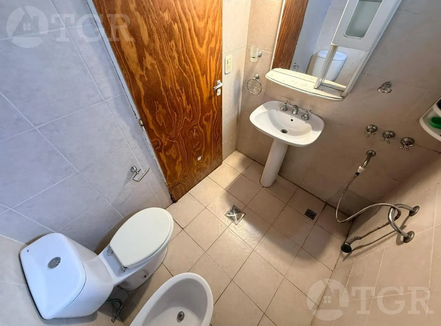 Venta de Casa en Ituzaingó 2 casas multifamiliar de 3 ambientes 4