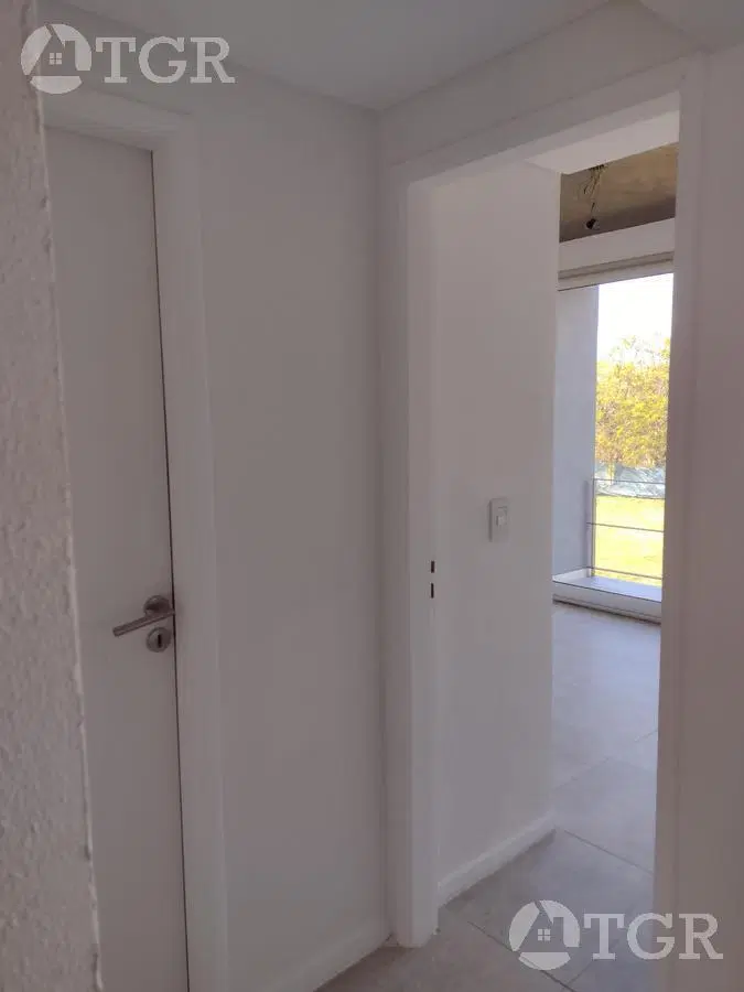 Venta de Departamento  2 ambientes - San Vicente 4