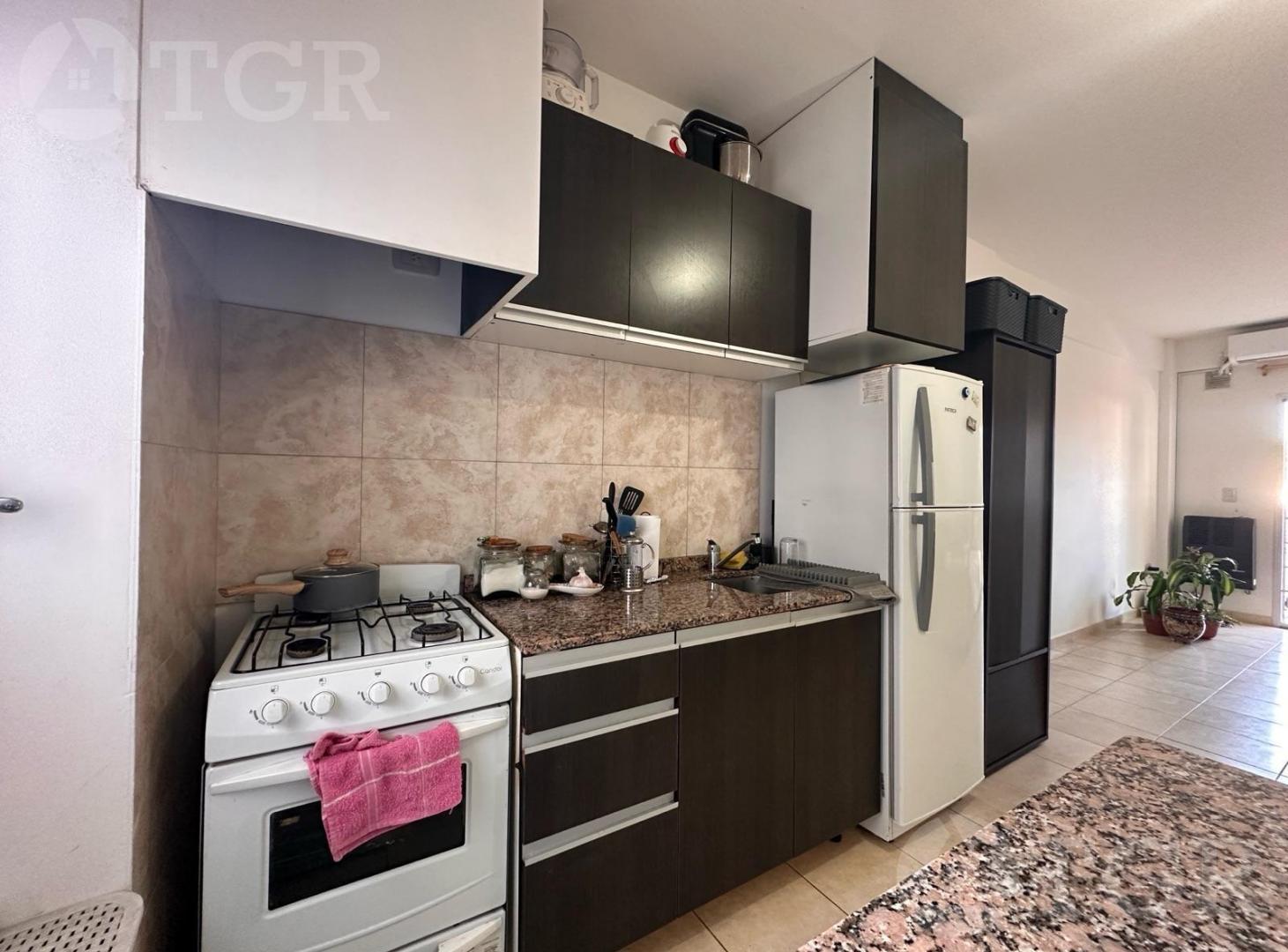 Foto de VENTA DEPARTAMENTO MONOAMBIENTE con COCHERA CUBIERTA en CASEROS, imagen 3