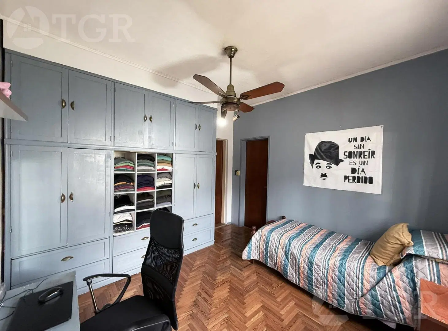 Casa en  venta de 5 ambientes terreno propio en Castelar 4