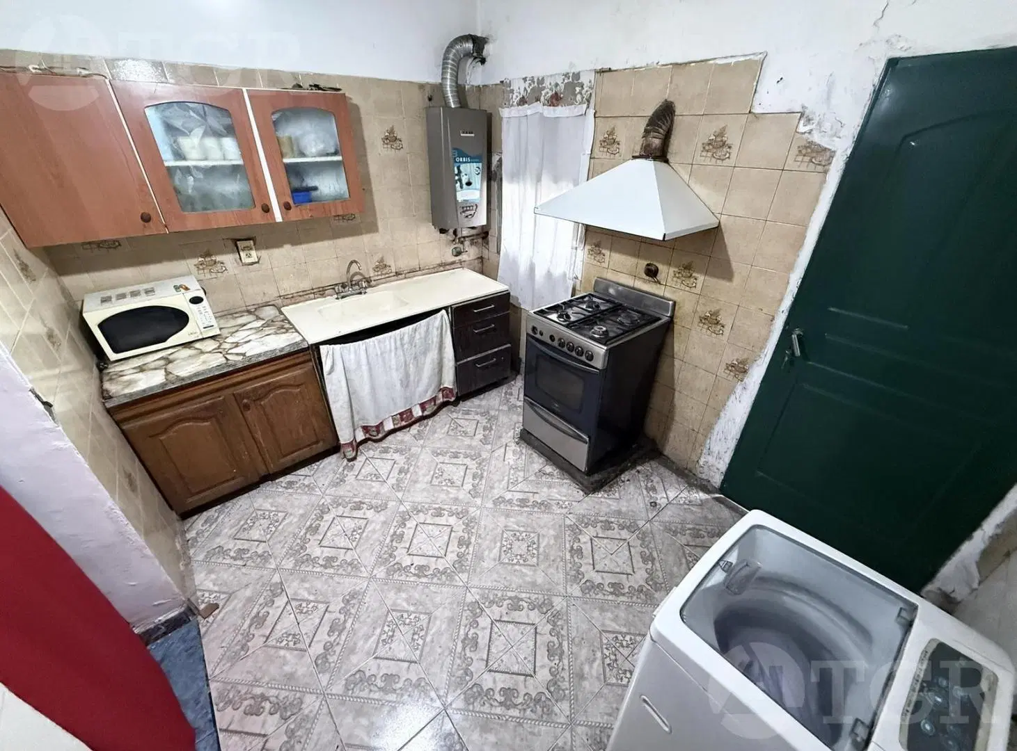 Dos Casas en venta en un lote propio en Temperley 4