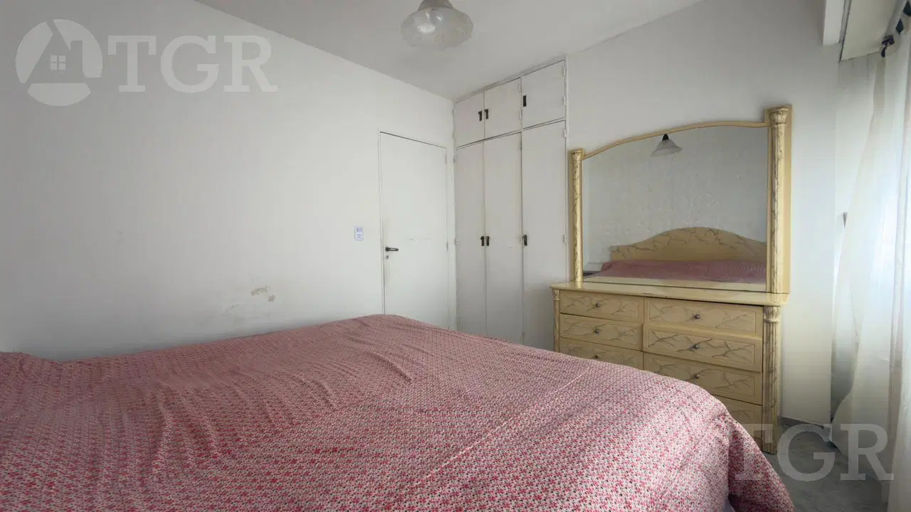 Departamento dos ambientes en venta en Microcentro 3