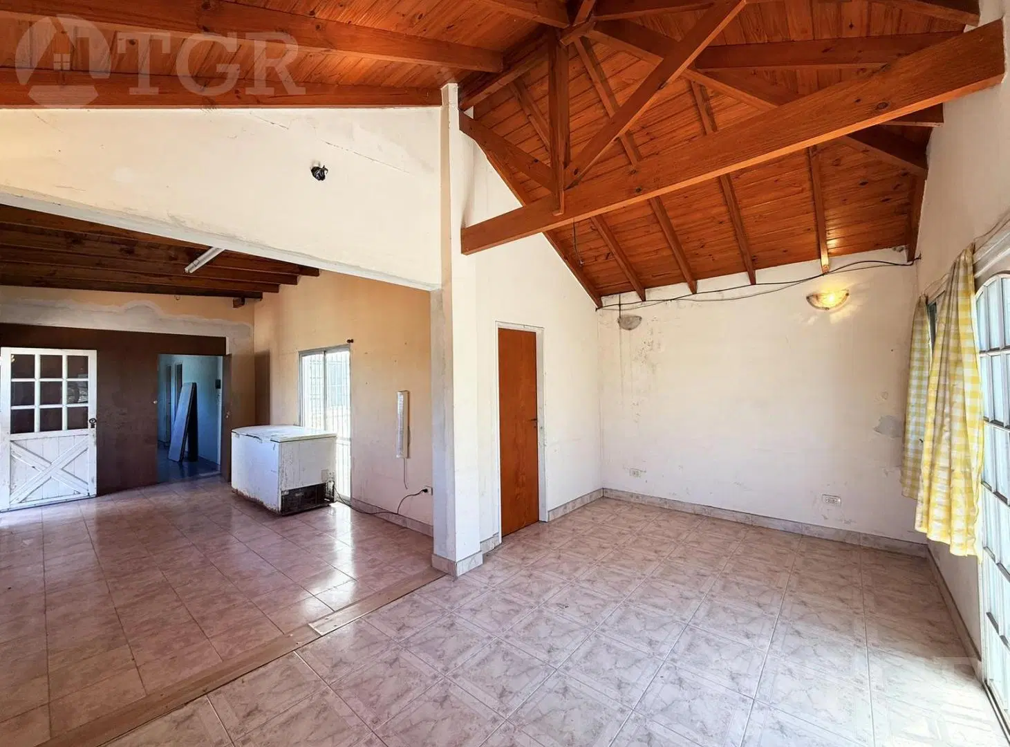 Inmueble Comercial con Vivienda Independiente | 350 m² Cubiertos | Benavídez 3