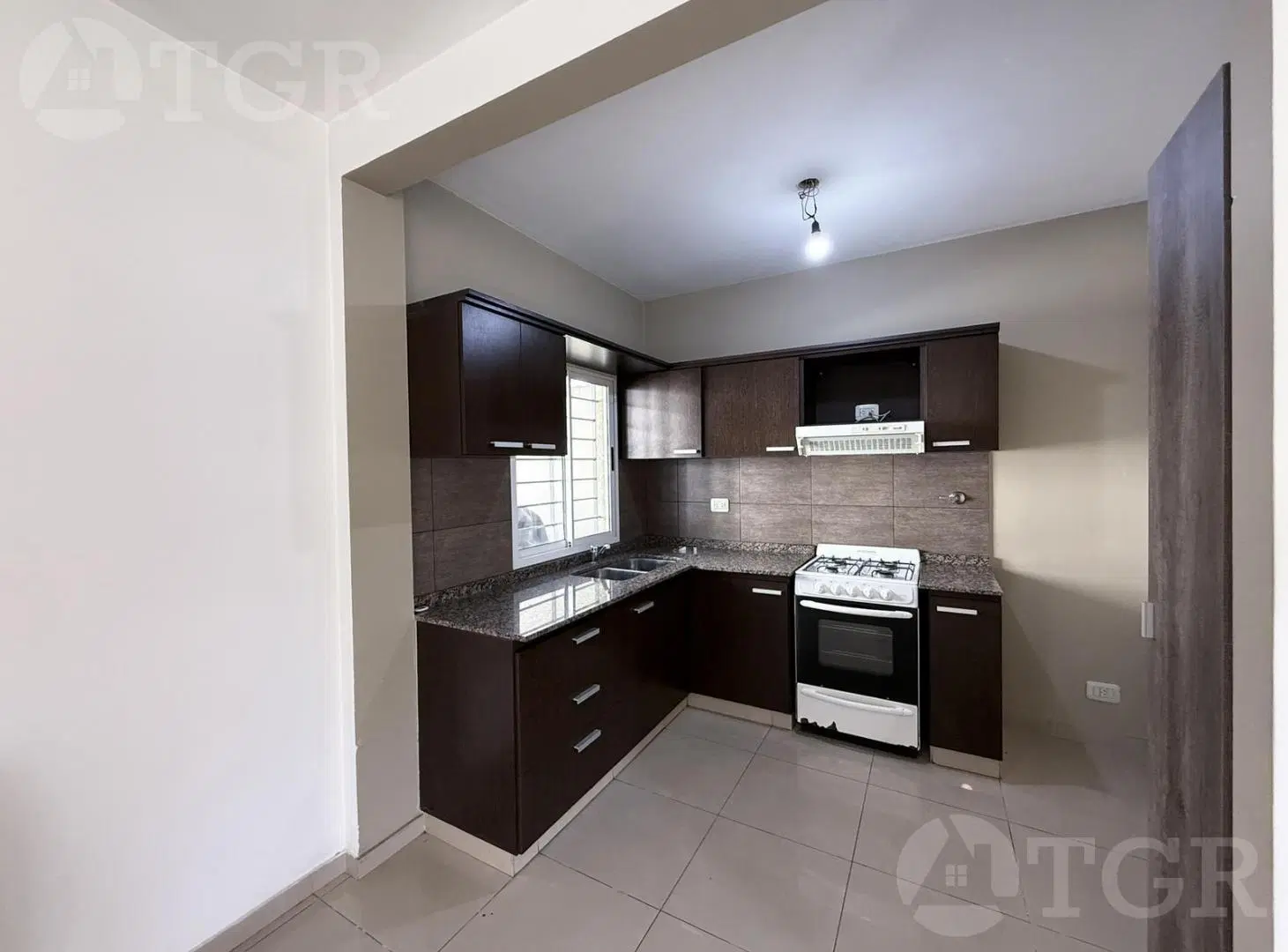 PH de 3 ambientes en venta con patio y cochera en Ramos Mejía 3