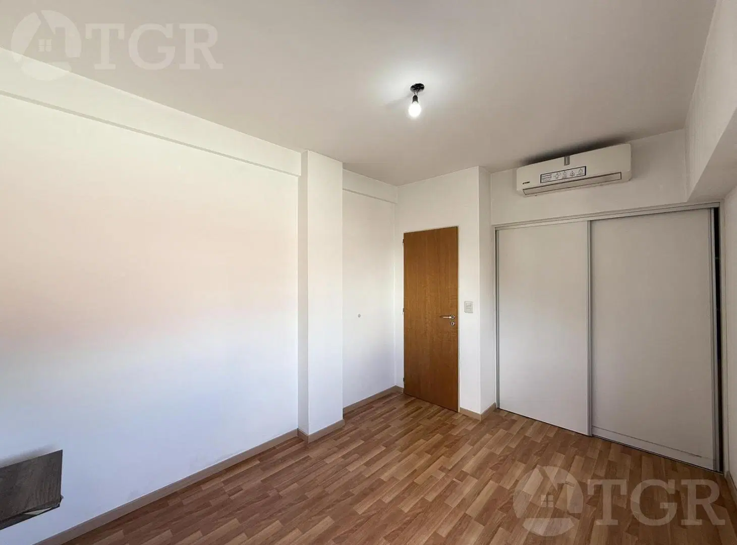 PH de 3 ambientes en venta con patio y cochera en Ramos Mejía 2