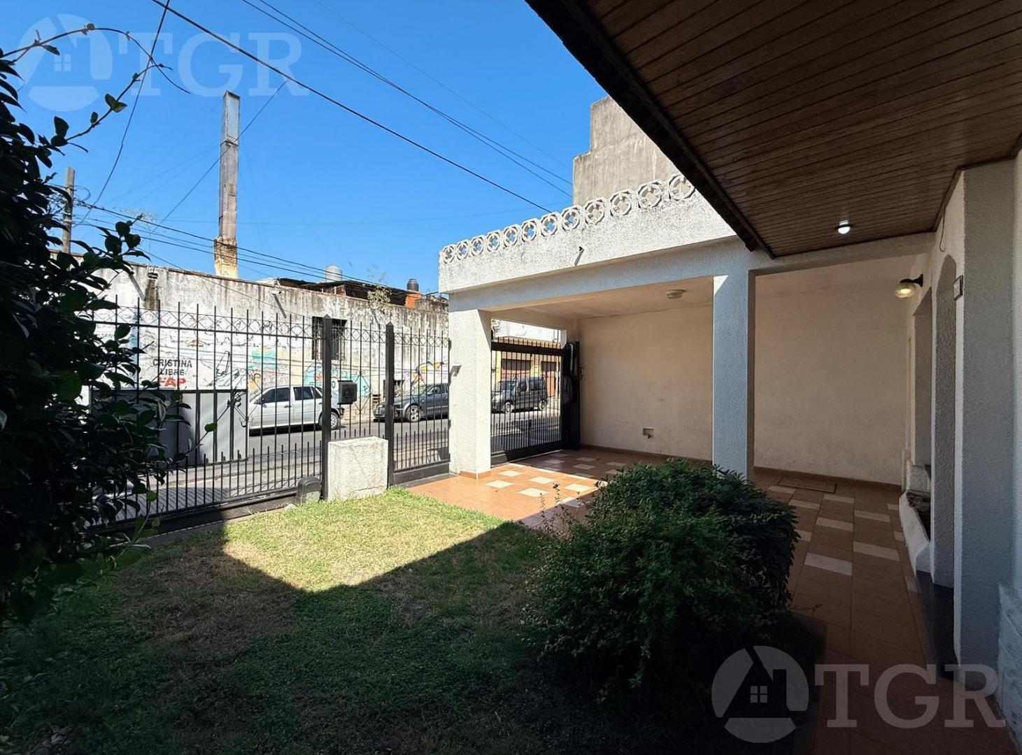 Foto de Venta de 2 Casas en Blok, Ramos Mejia, imagen 1