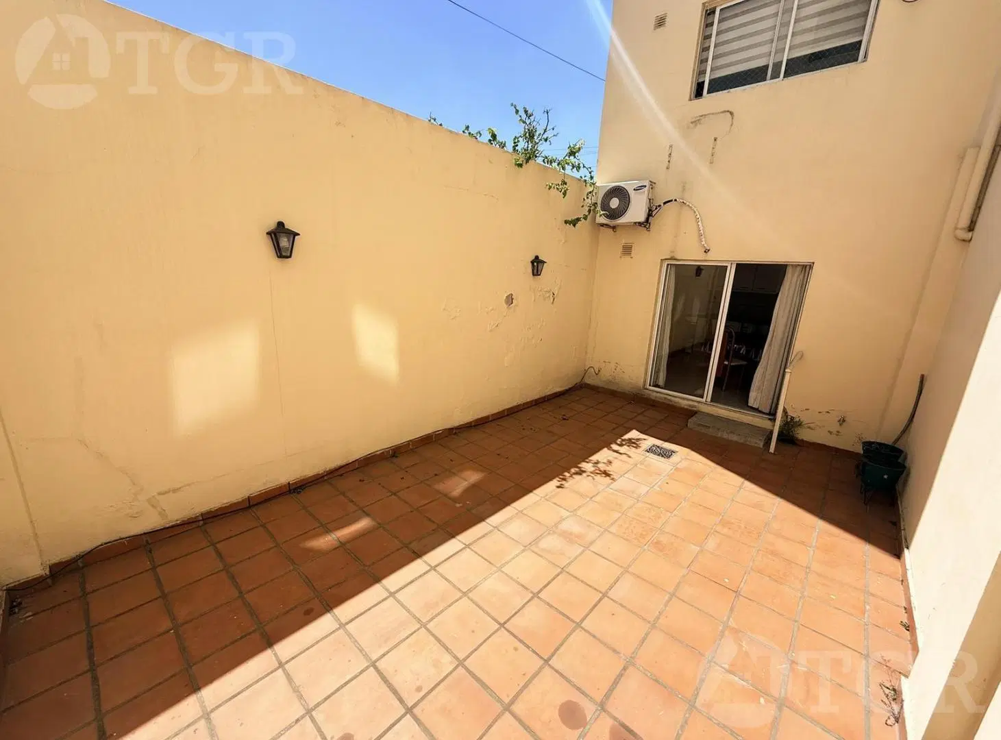 Departamento en venta 2 Ambientes en PB con Gran Patio - San Justo 8