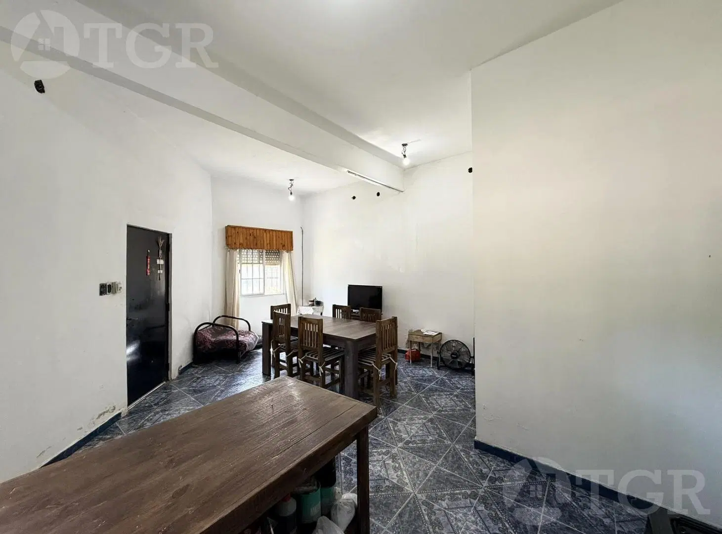 Venta de 2 Casas con garaje y patio APTO CREDITO. Temperley 3