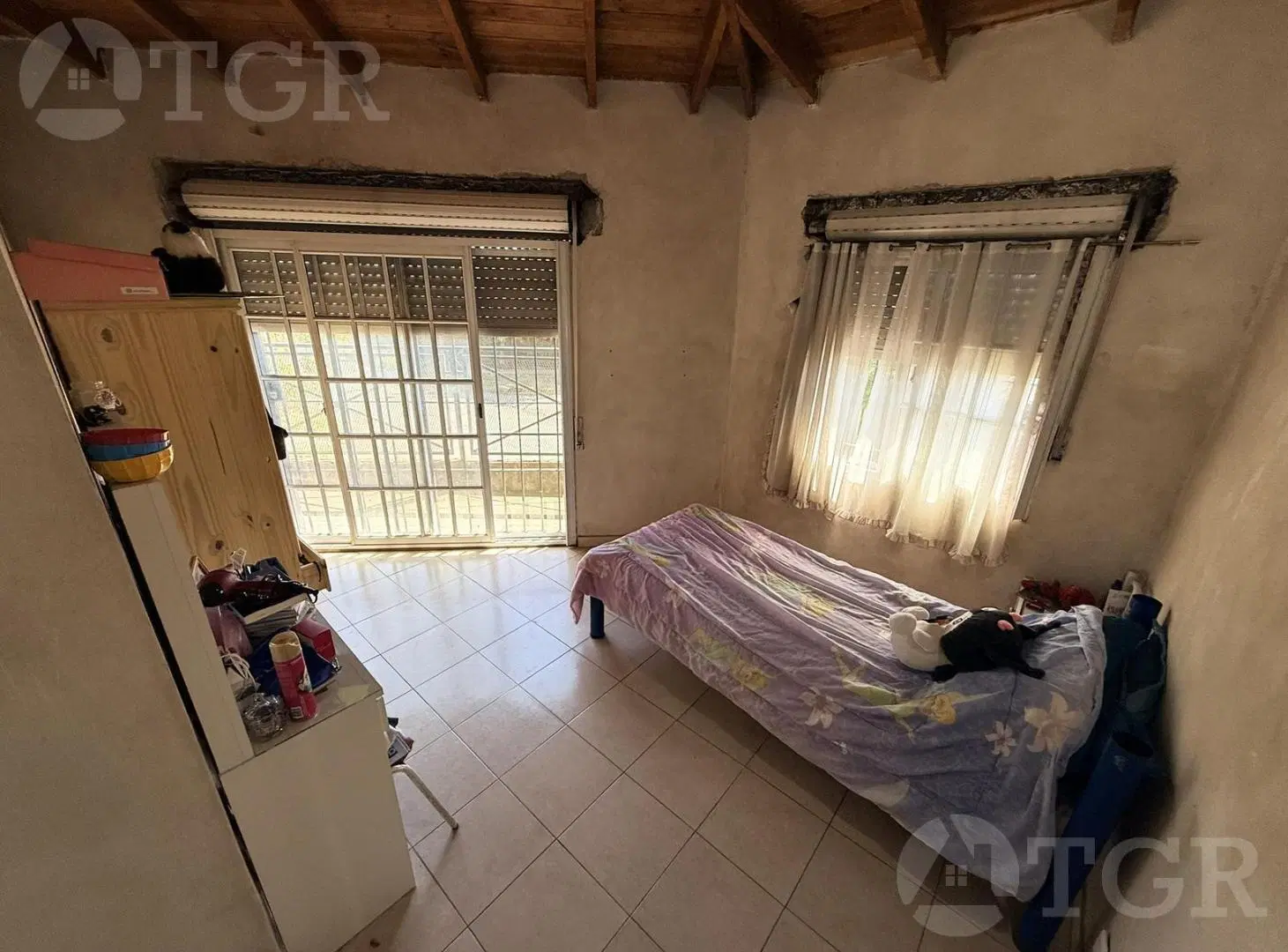 Venta de 2 Casas con garaje y patio APTO CREDITO. Temperley 4