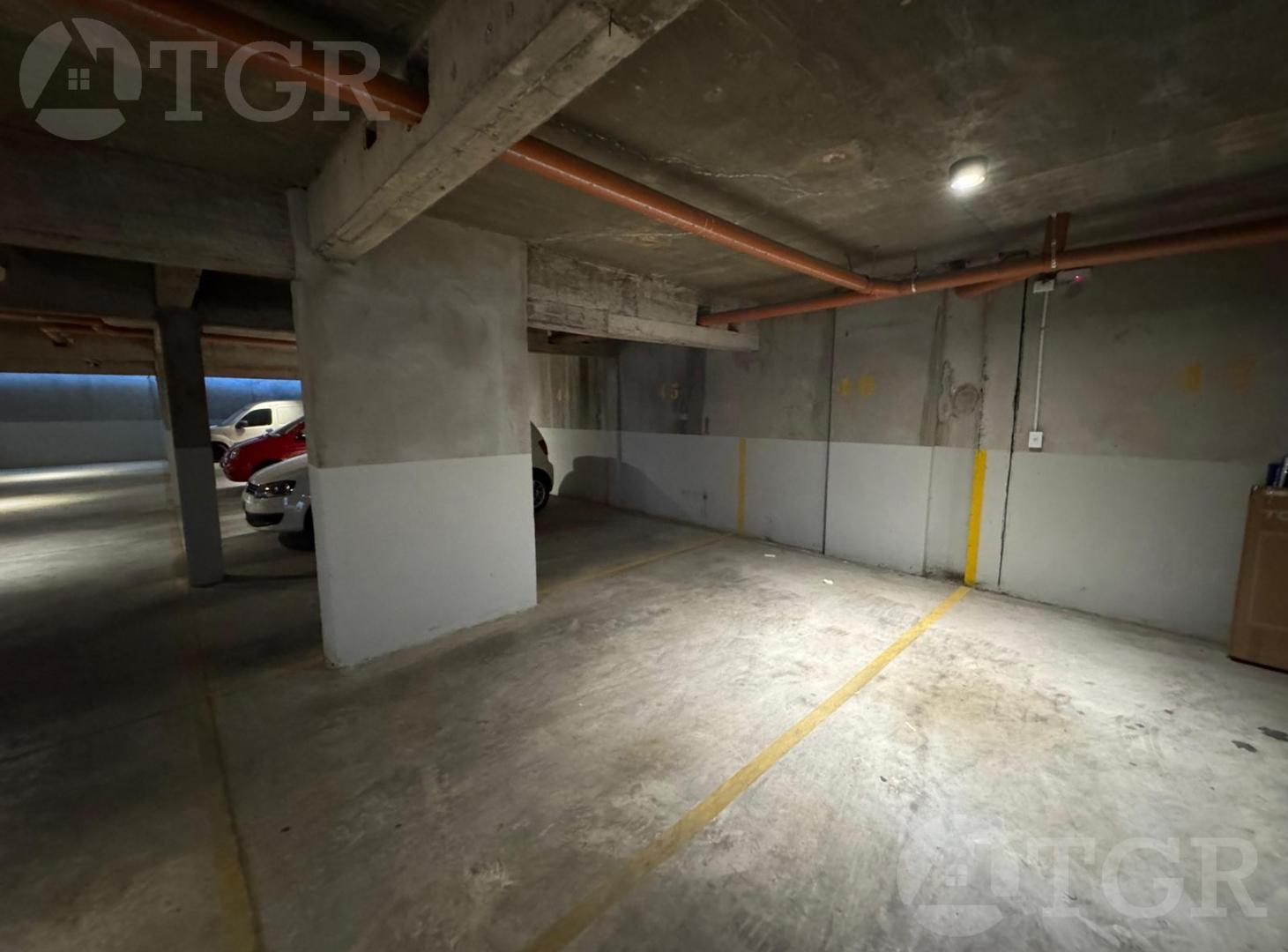 Foto de Cochera fija en venta centro de Caseros, imagen 2