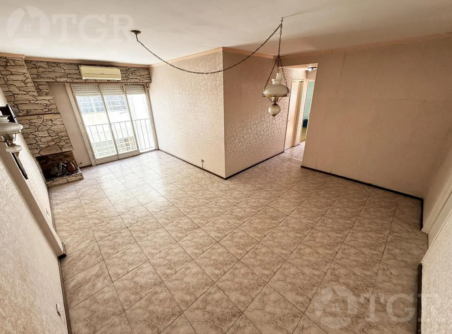 Departamento 4 Ambientes en Venta en Caseros – 80 m² sobre Av. Mitre 2