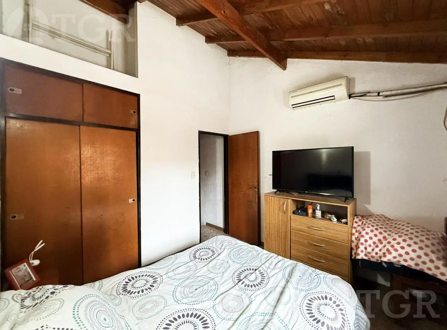 Venta de Casa en Bosques - Fcio. Varela 3