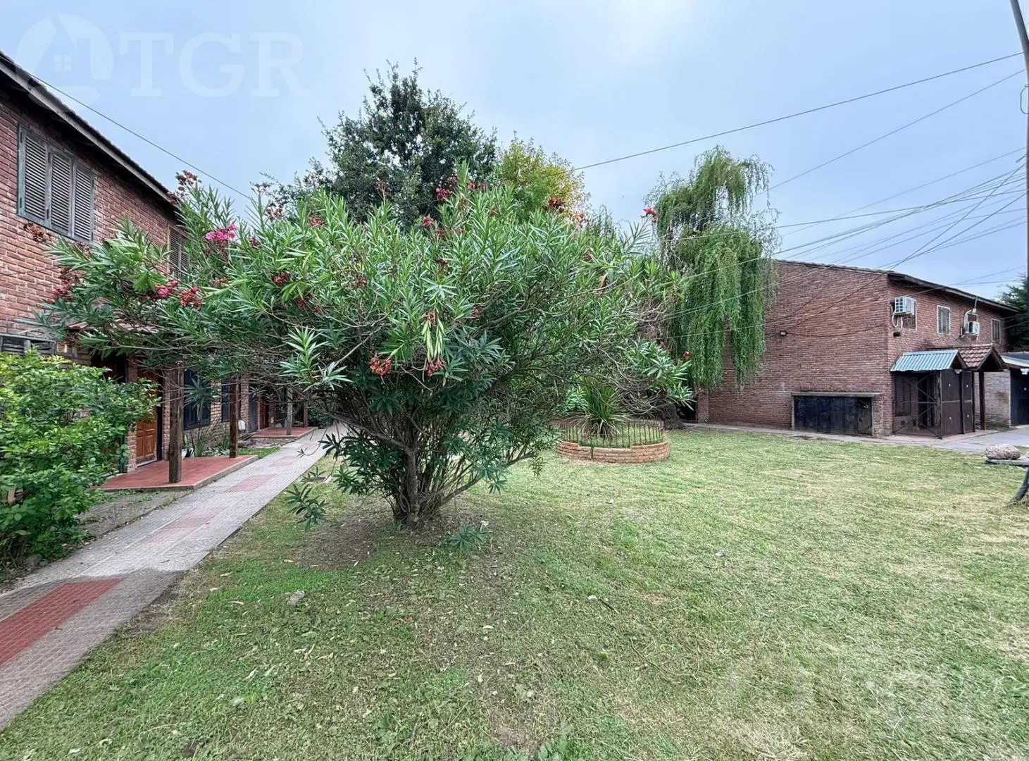 Venta de Casa en Bosques - Fcio. Varela 2