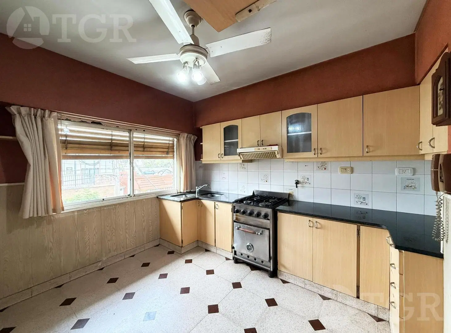 PH 5 Ambientes en Venta con Cochera y Terraza en Remedios de Escalada 4