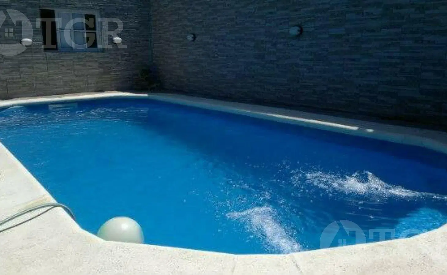 Venta de distinguida casa en Hurlingham 5