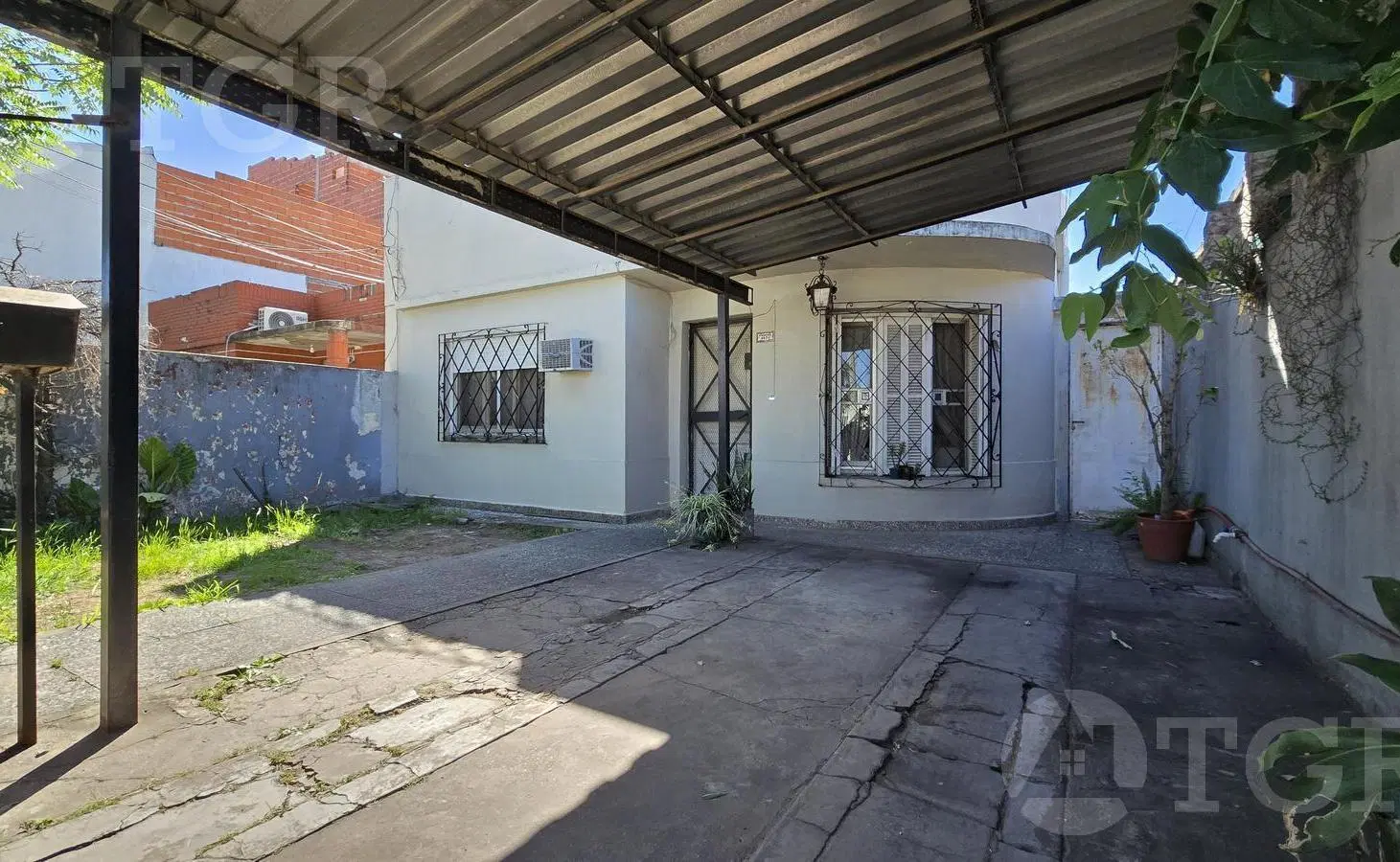 Casa en venta en Monte Chingolo con tinglado nave industrial gran espacio de guardado 5