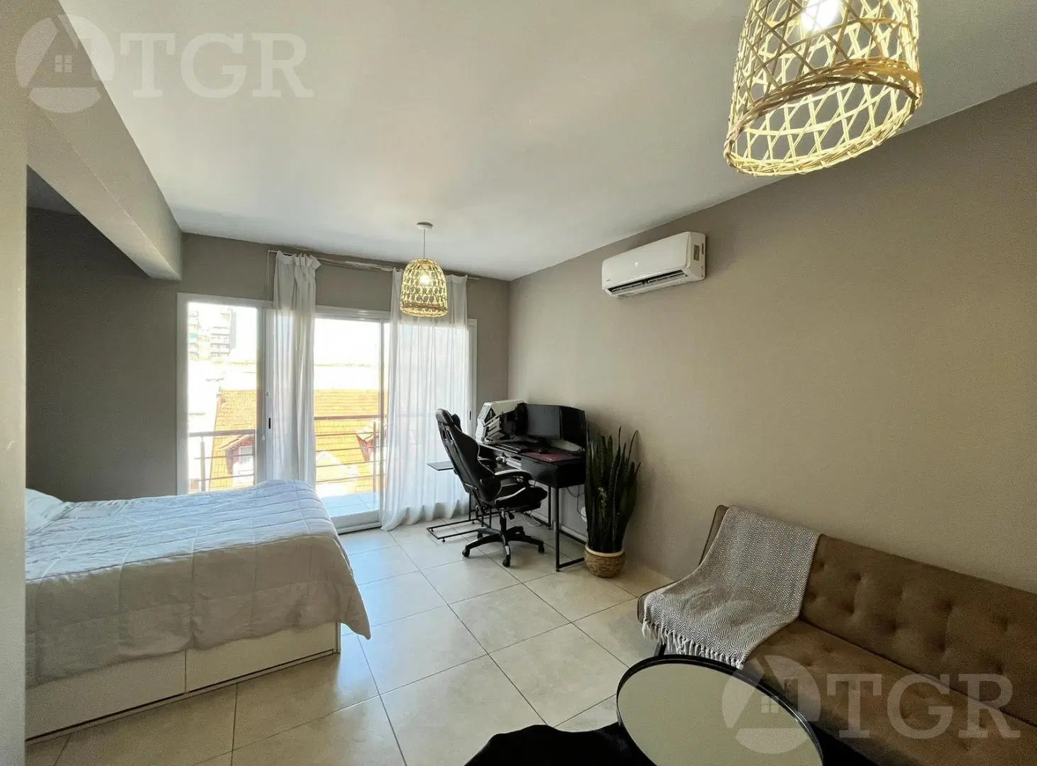 Venta amplio monoambiente con guardacoche incluido, en Almagro 4