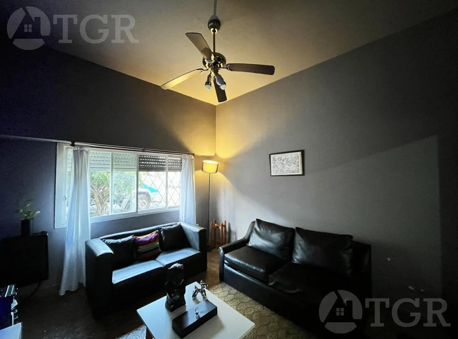 Venta PH 3 ambientes  Planta Baja con Entrada Independiente, Patio y Cochera 2
