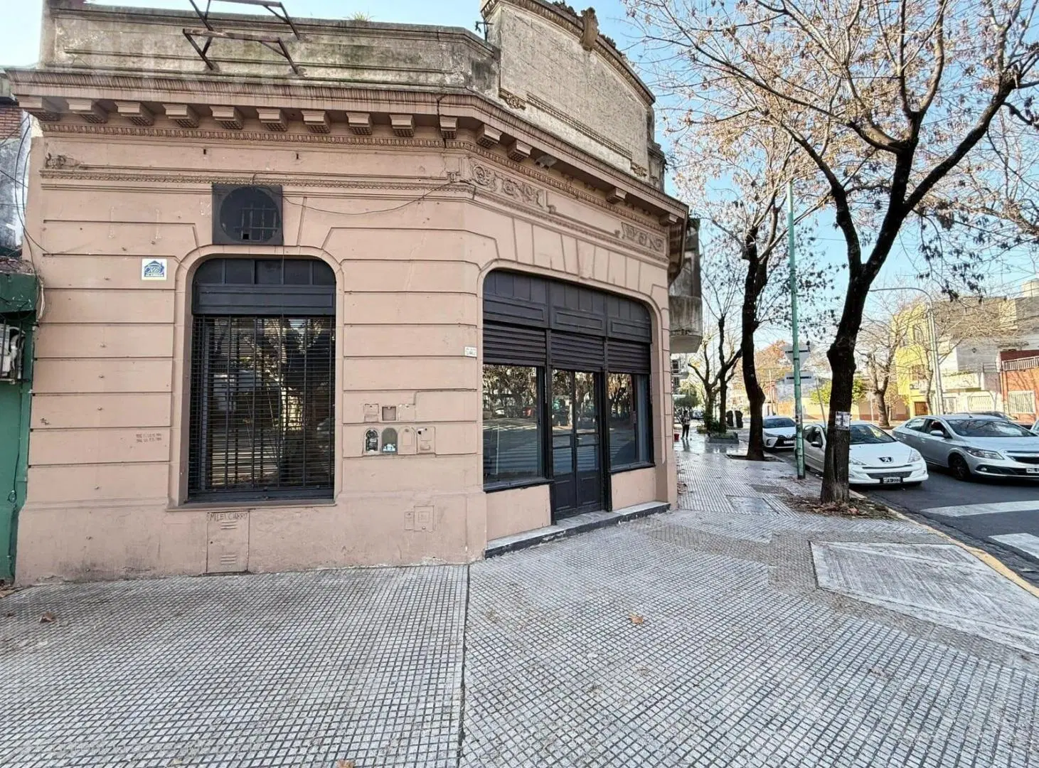 Local en Parque Avellaneda 5