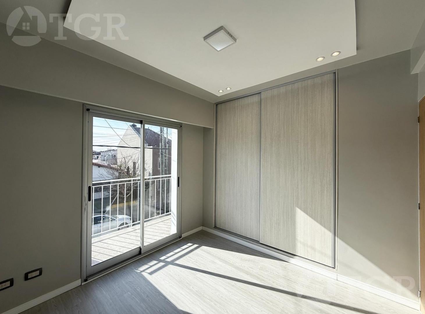 VENTA PH 3 AMBIENTES EN LANÚS!!! "TOTALMENTE RECICLADO A NUEVO "