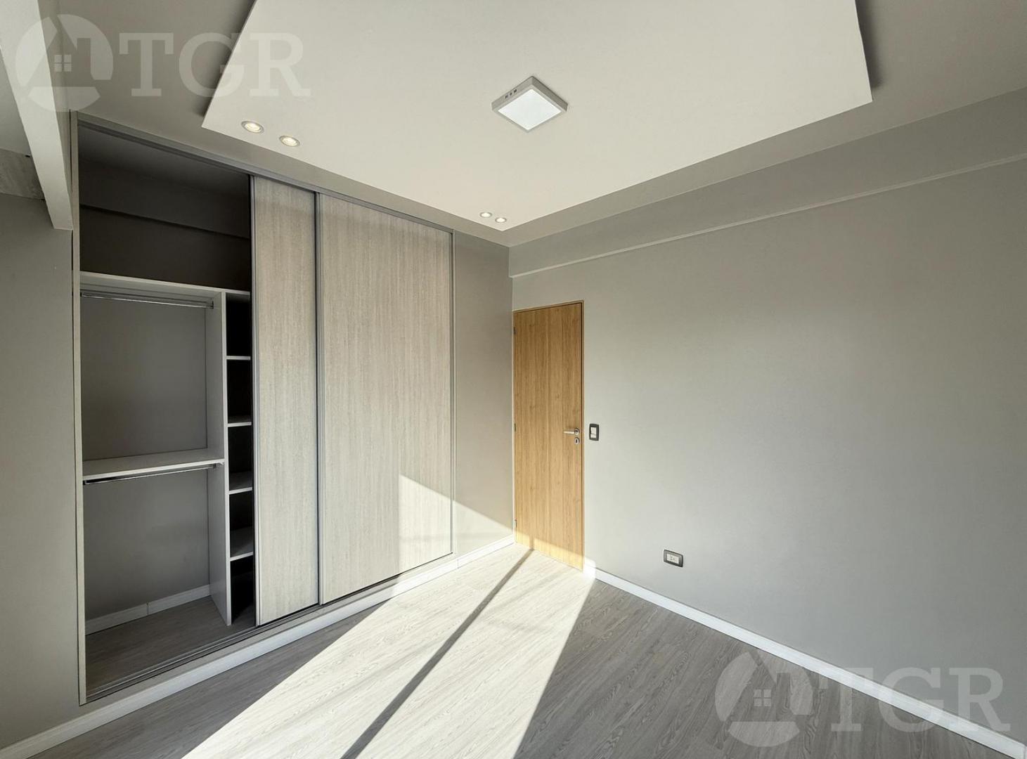 VENTA PH 3 AMBIENTES EN LANÚS!!! "TOTALMENTE RECICLADO A NUEVO "