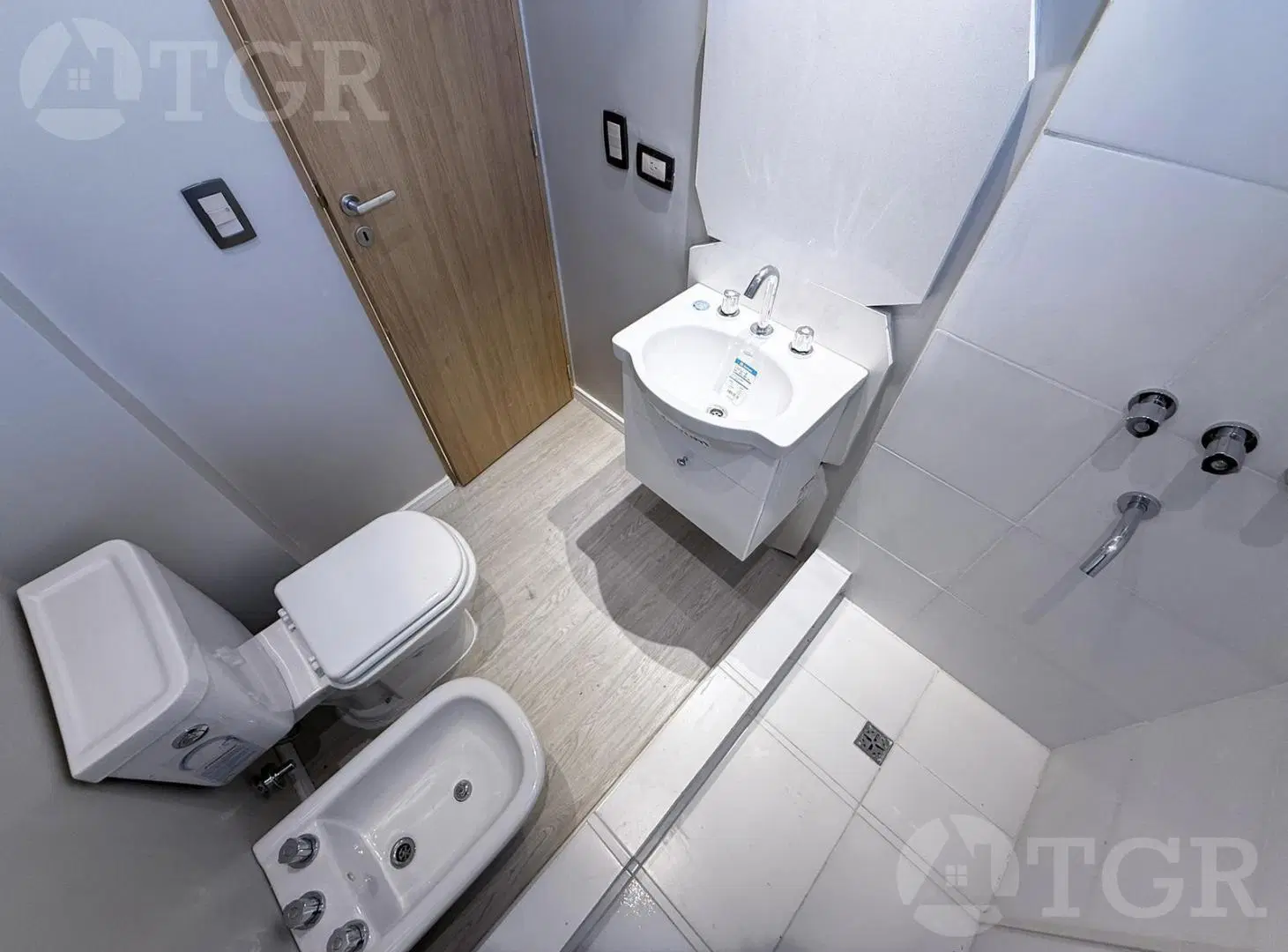 VENTA PH 3 AMBIENTES EN LANÚS!!! "TOTALMENTE RECICLADO A NUEVO " 1
