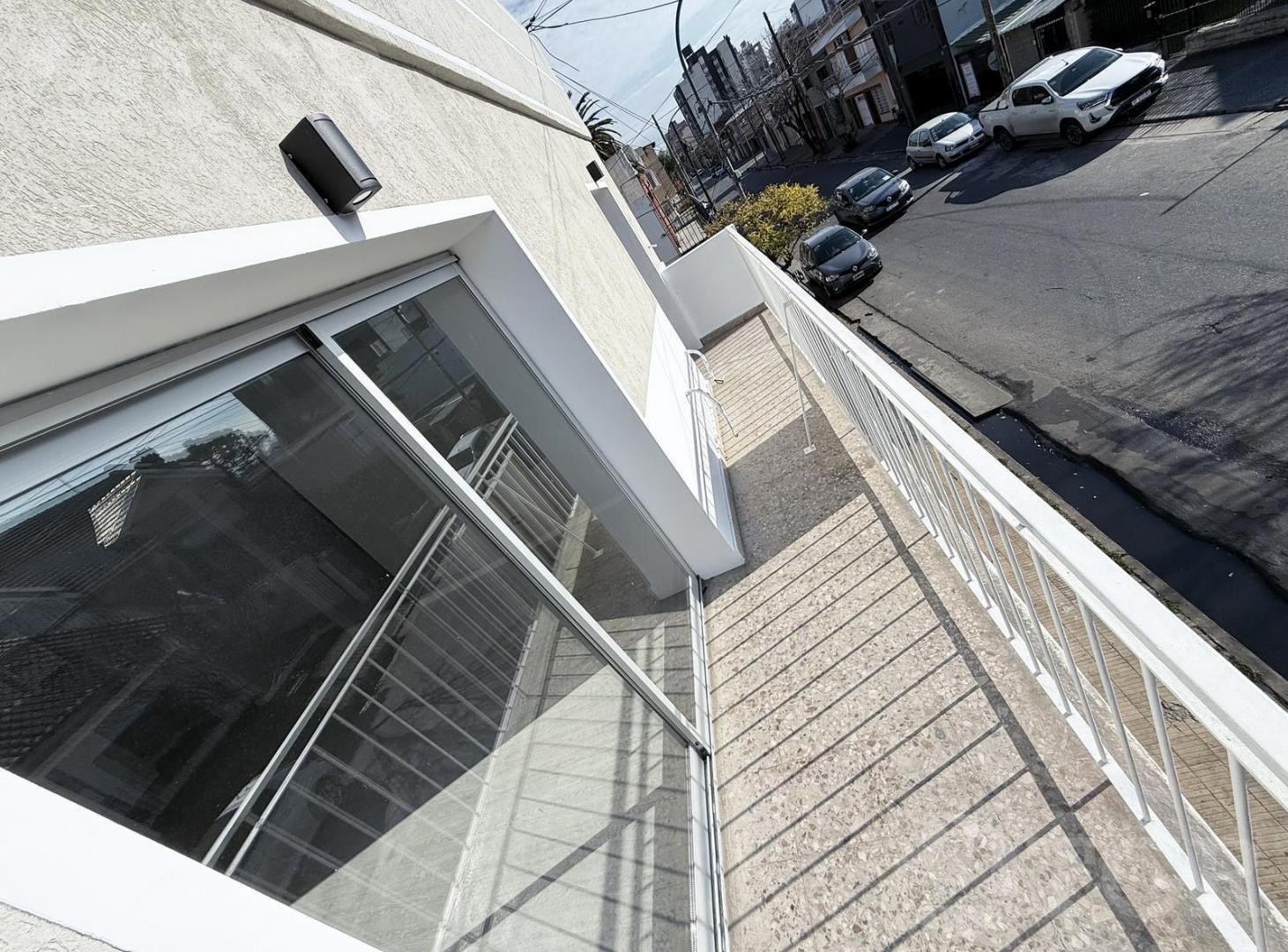 VENTA PH 3 AMBIENTES EN LANÚS!!! "TOTALMENTE RECICLADO A NUEVO "