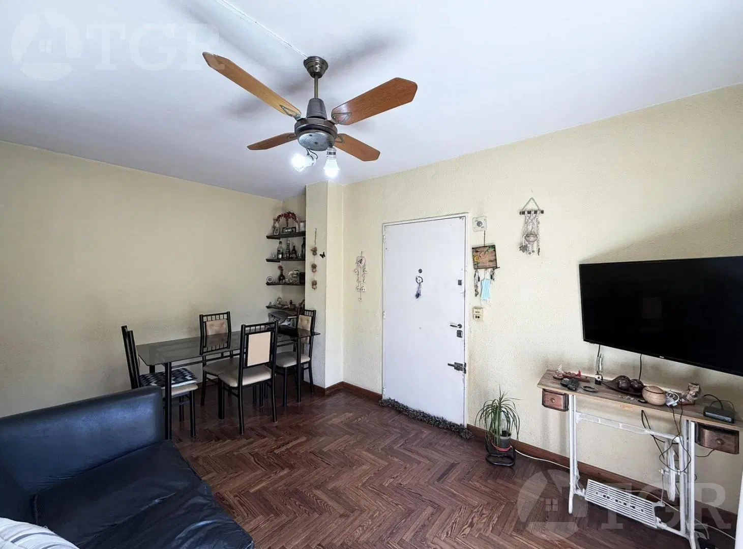 Departamento en venta 4 ambientes con Cochera. Segundo piso 5