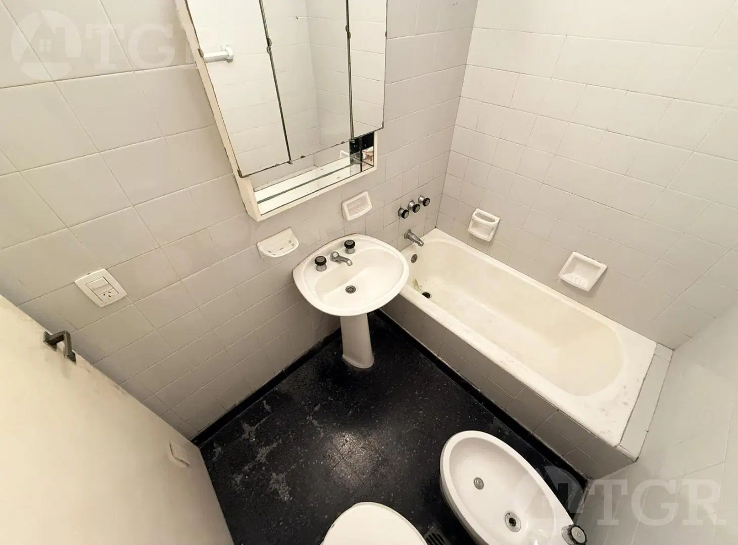 Venta Precioso monoambiente, muy luminoso, en Balvanera 3