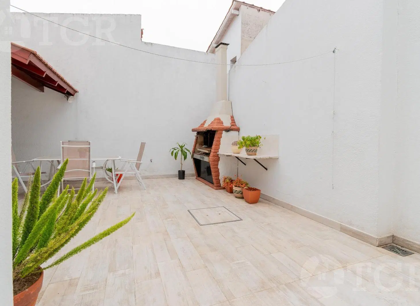Venta Casa chalet  de 3 dormitorios con en el corazon Adrogue 4