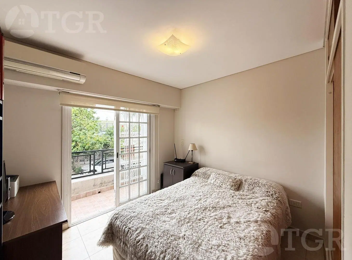 Venta triplex 4 ambientes en Lomas del Mirador 4