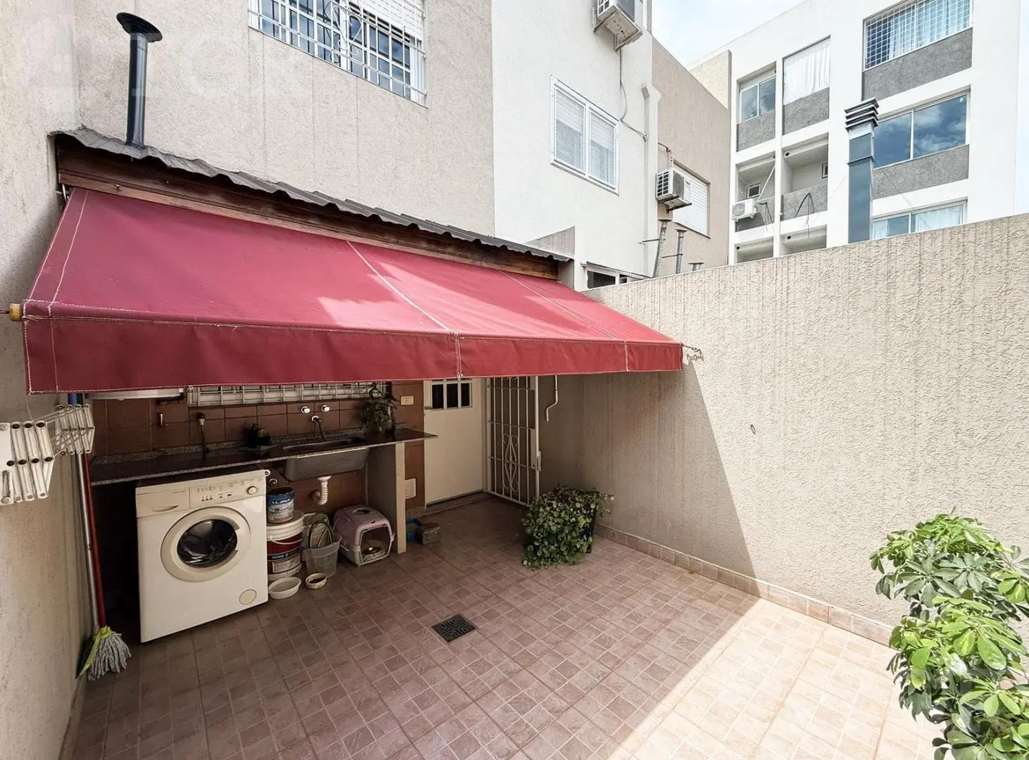 Venta triplex 4 ambientes en Lomas del Mirador 3