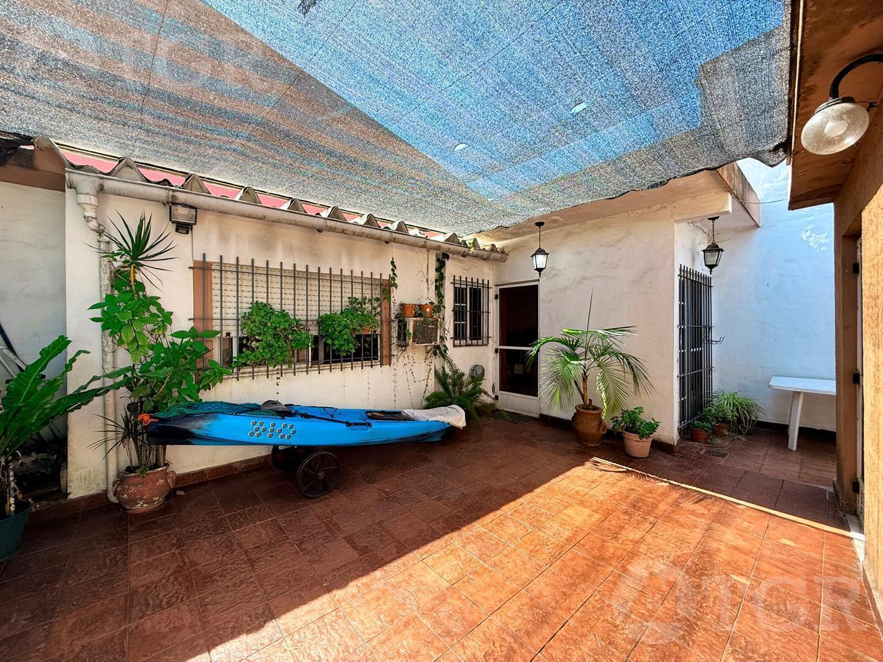 Venta Casa de 4 ambientes en Jose León Suarez