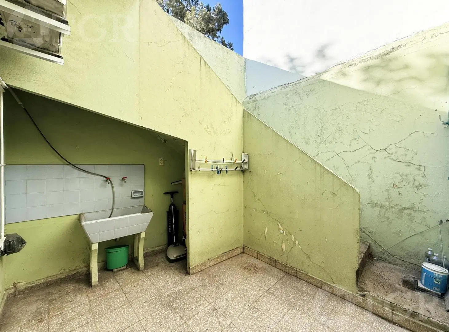 Venta Casa 3 ambientes con Dos patios y terraza en Villa Ballester 3