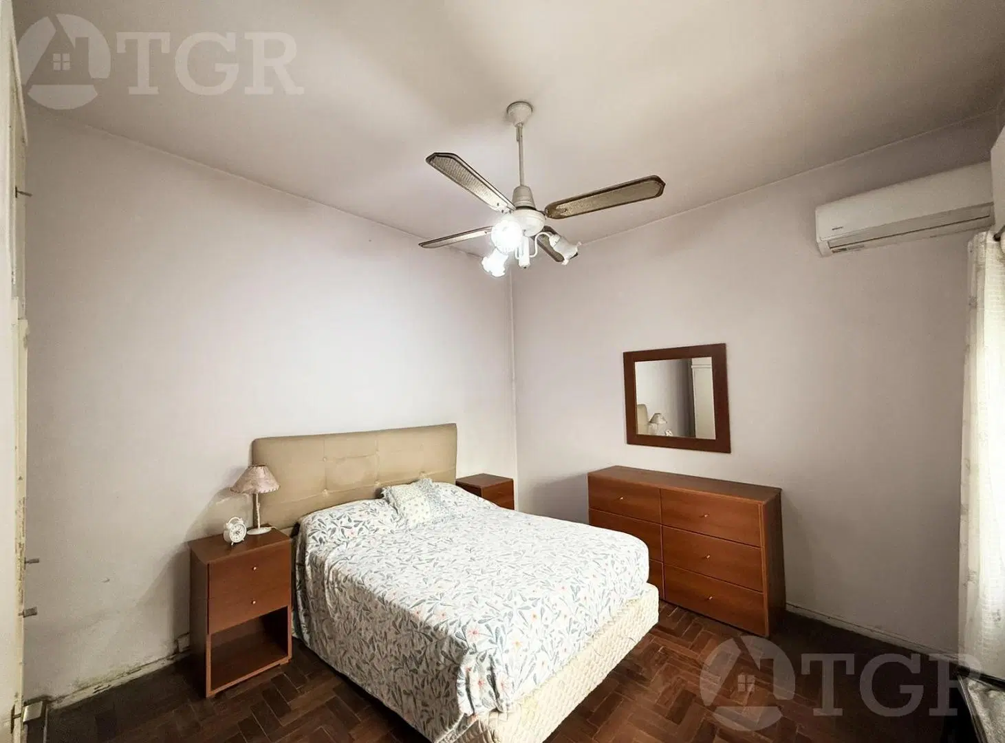 Venta Casa 3 ambientes con Dos patios y terraza en Villa Ballester 2