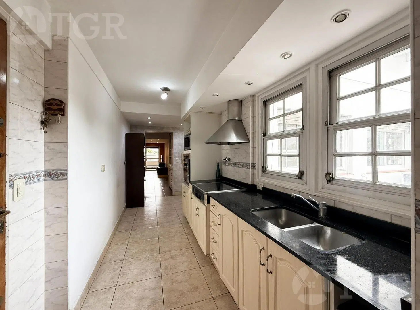 Venta Departamento 4 ambientes con cochera en Lanús Oeste 8