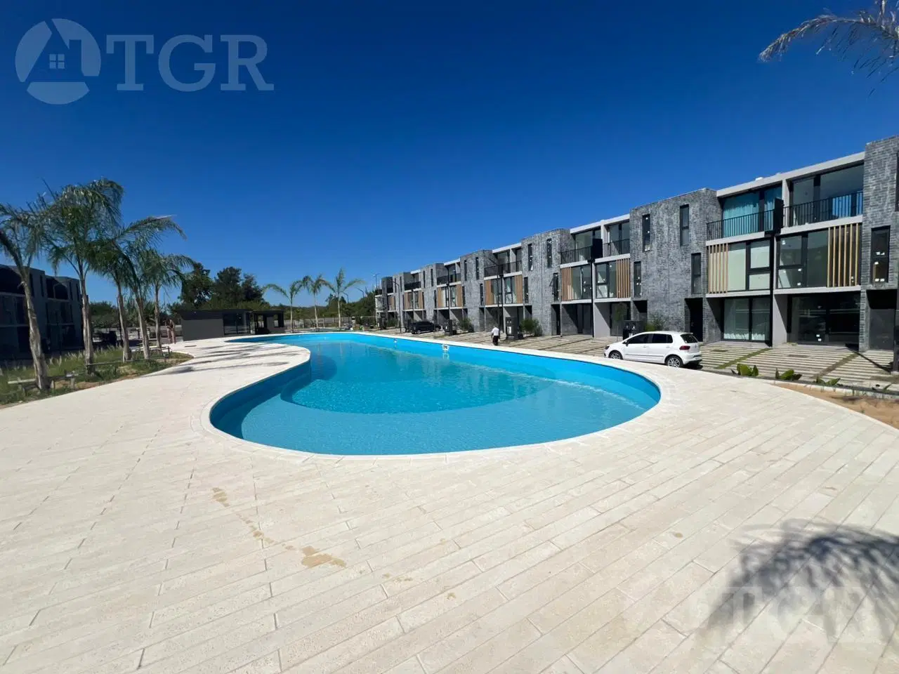 Venta Casa 4 Ambientes con Piscina en barrio SUNNY, Tigre 2