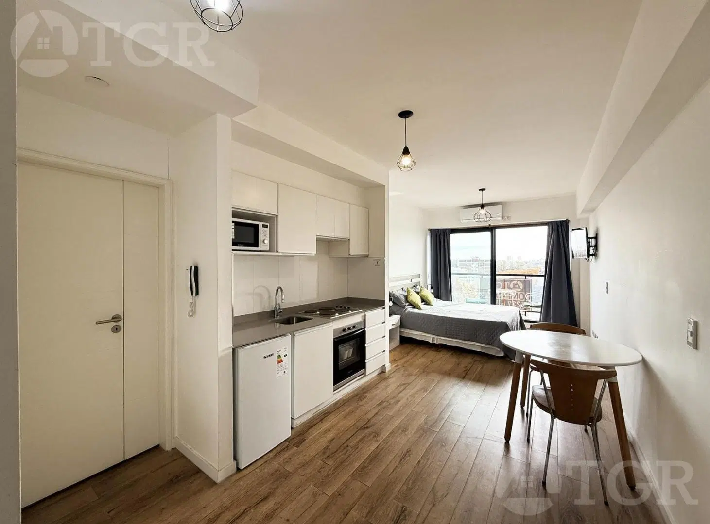 VENTA DEPARTAMENTO MONOAMBIENTE AMOBLADO-CON BALCÓN EN BRICKELL URQUIZA 4