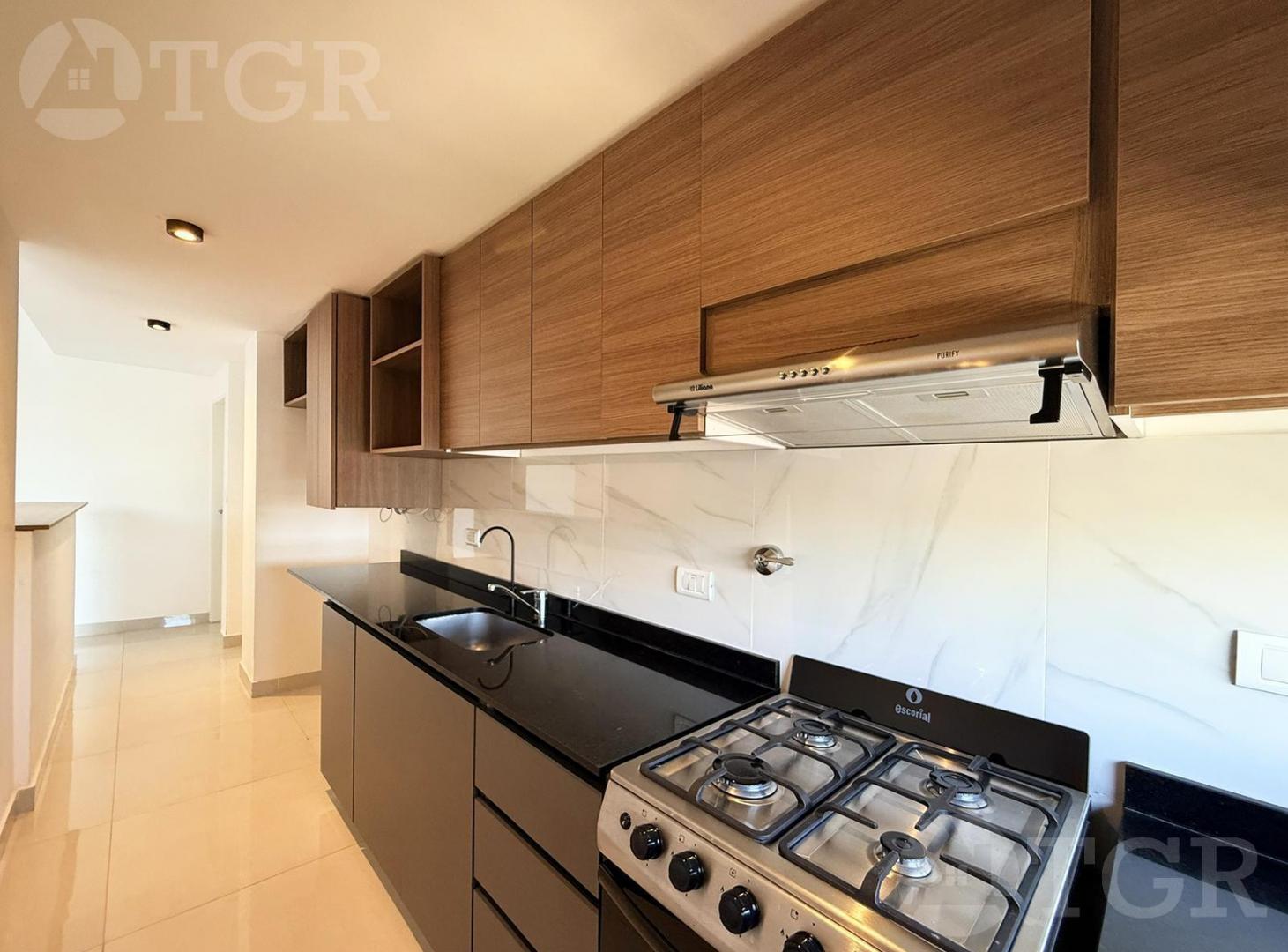 Venta 4 ambientes cochera en Caseros baja expensa